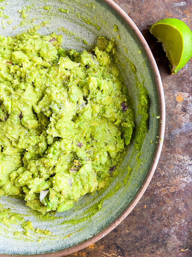 https://www.lifesambrosia.com/wp-content/uploads/Easy-Guacamole-Recipe-Photo-3.jpg