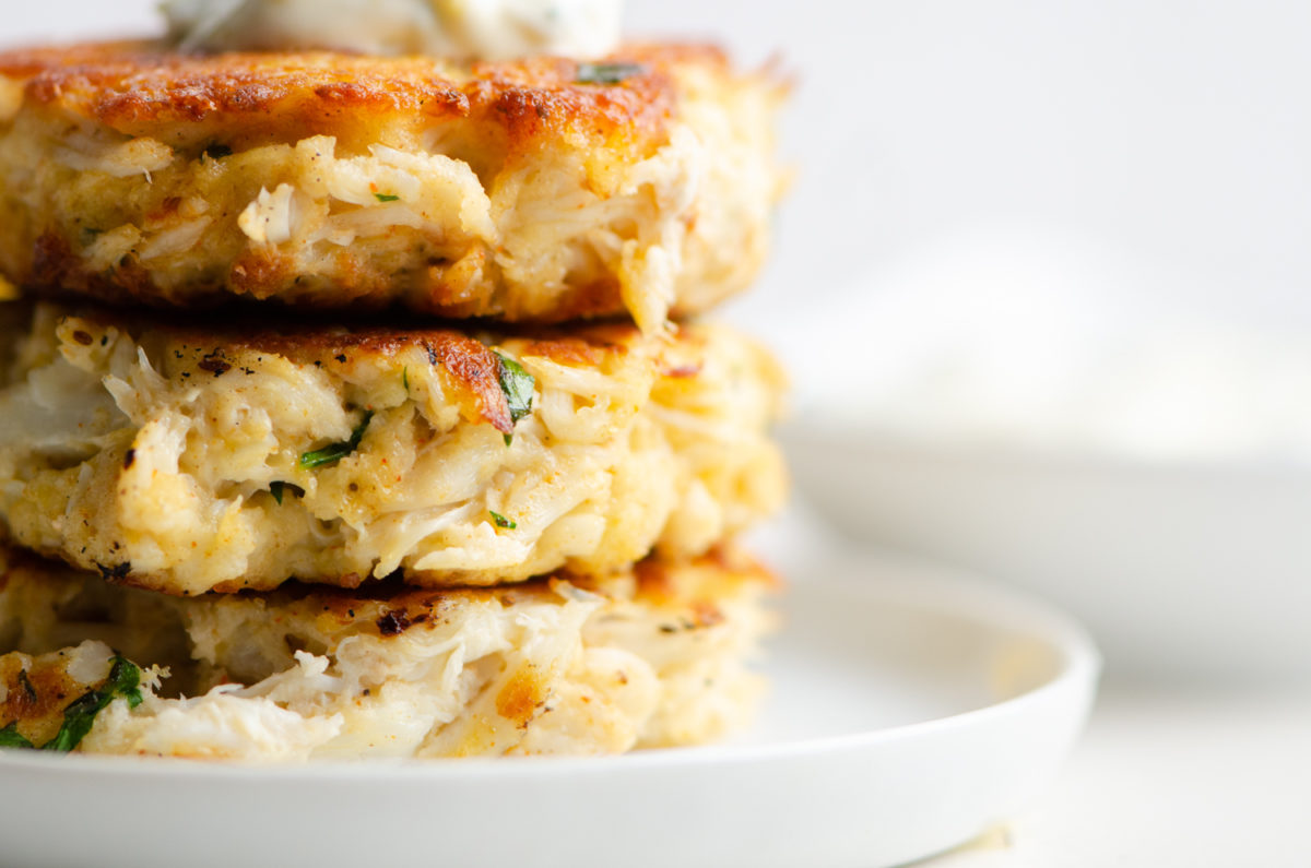 Vegan Crab Cakes with Sriracha Remoulade - Making Thyme for Health
