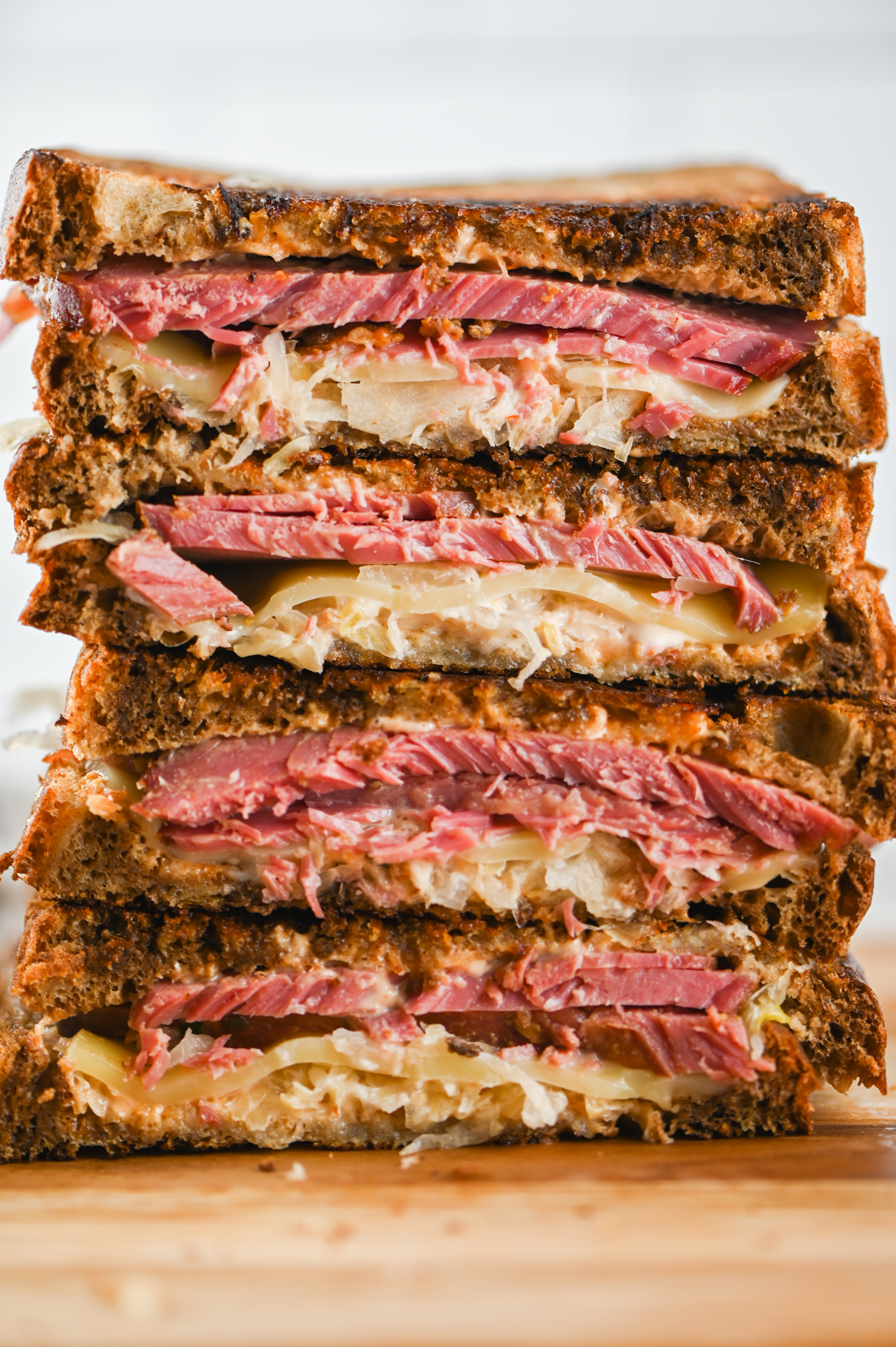 Corned Beef Sandwich With Russian Sauce (Reuben Sandwich Recipe)