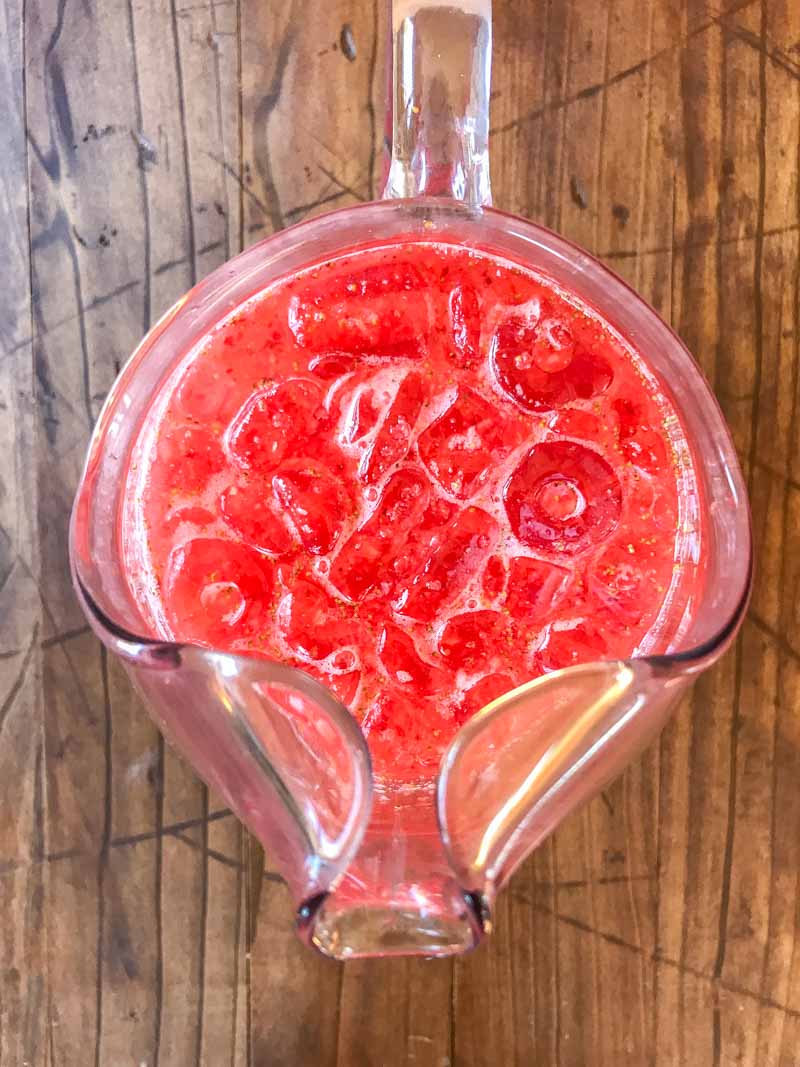 Sparkling Strawberry Lemonade. Täydellinen kulaus kesäpäivään!